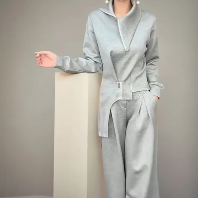 时尚洋气减龄纯色不等式大翻领女装xye