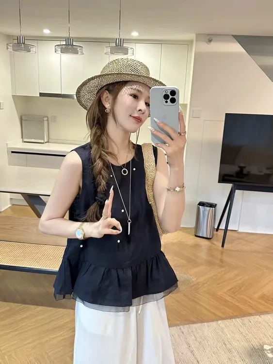 612-1韩版时尚气质重工钉珠圆领无袖小众设计感背心女百搭上衣