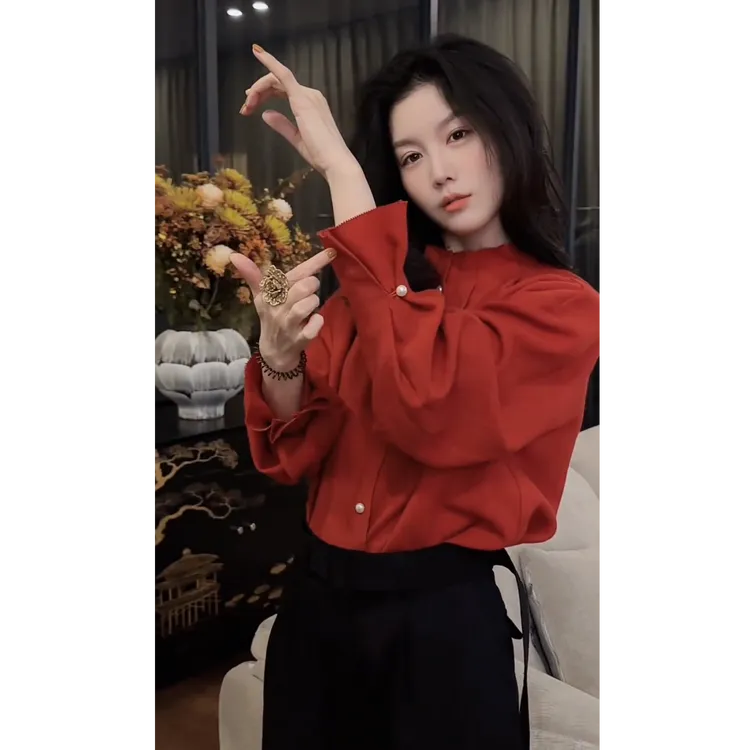 秋冬穿搭一整套女2026新款老钱风红色宽松衬衫百搭休闲裤两件套