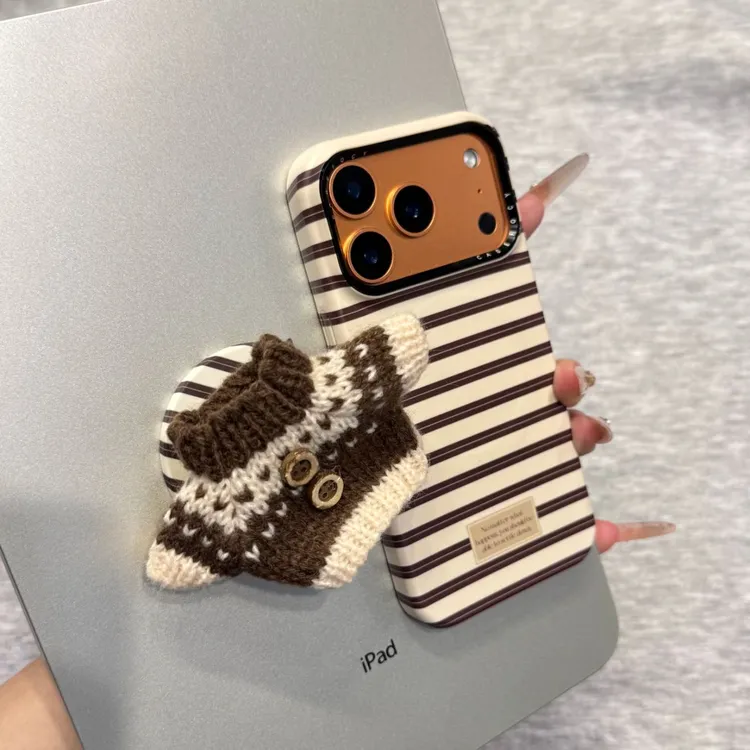 秋冬棕条纹毛衣蘑菇磁吸支架适用iPhone17promax苹果17pro手机壳
