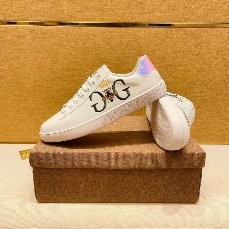 欧洲站2025新款男鞋夏季小蜜蜂潮流小白鞋休闲轻奢酷奇男鞋潮轻奢