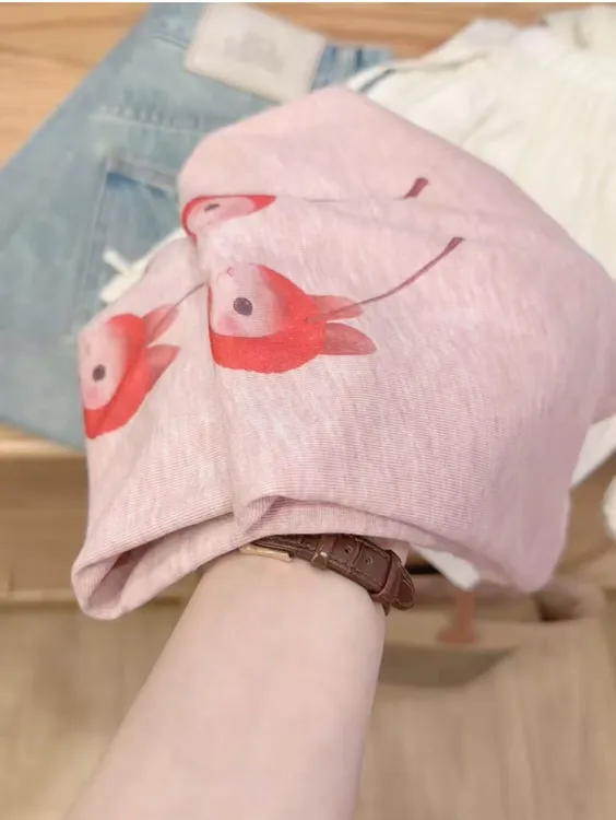 七言家巨好看！ins穿搭#樱桃萌萌兔水溶羊毛短袖@