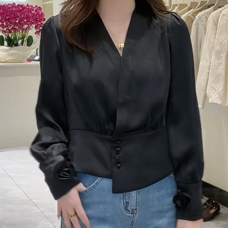 设计感褶皱收腰玫瑰花朵长袖小衫2025春款气质显瘦女士V领衬衫