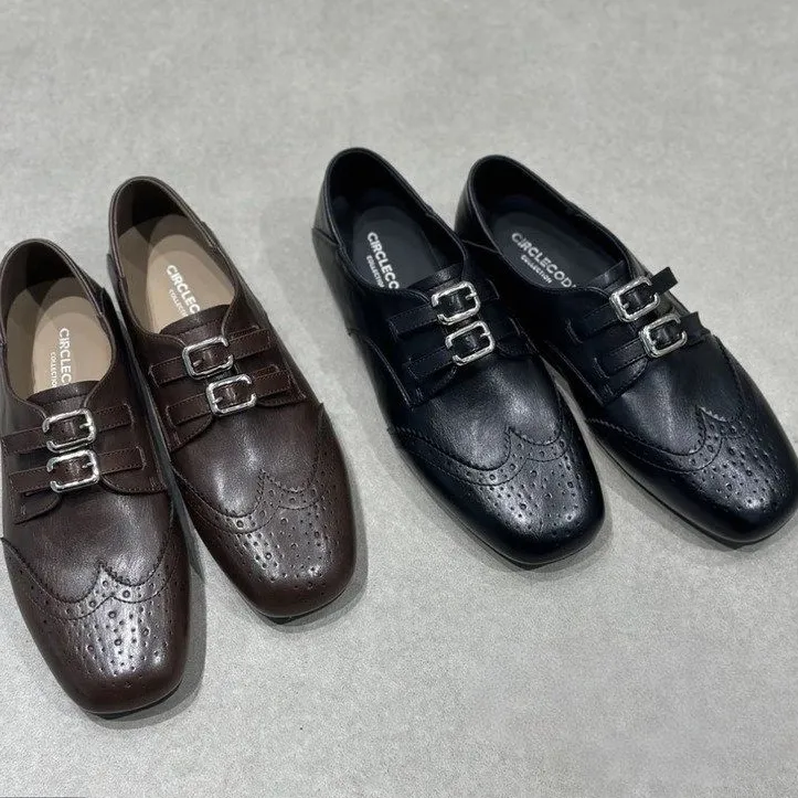 2026早春通勤百搭单鞋女英伦风布洛克乐福鞋双扣带雕花平底小皮鞋