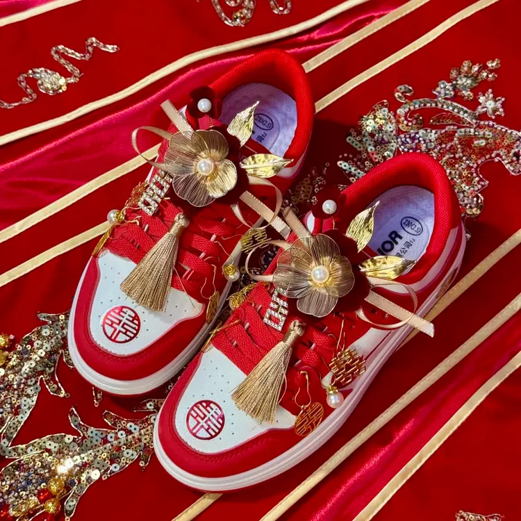 回力新郎新娘订婚结婚鞋红色2025年秋季新款秀禾婚纱两穿情侣板鞋