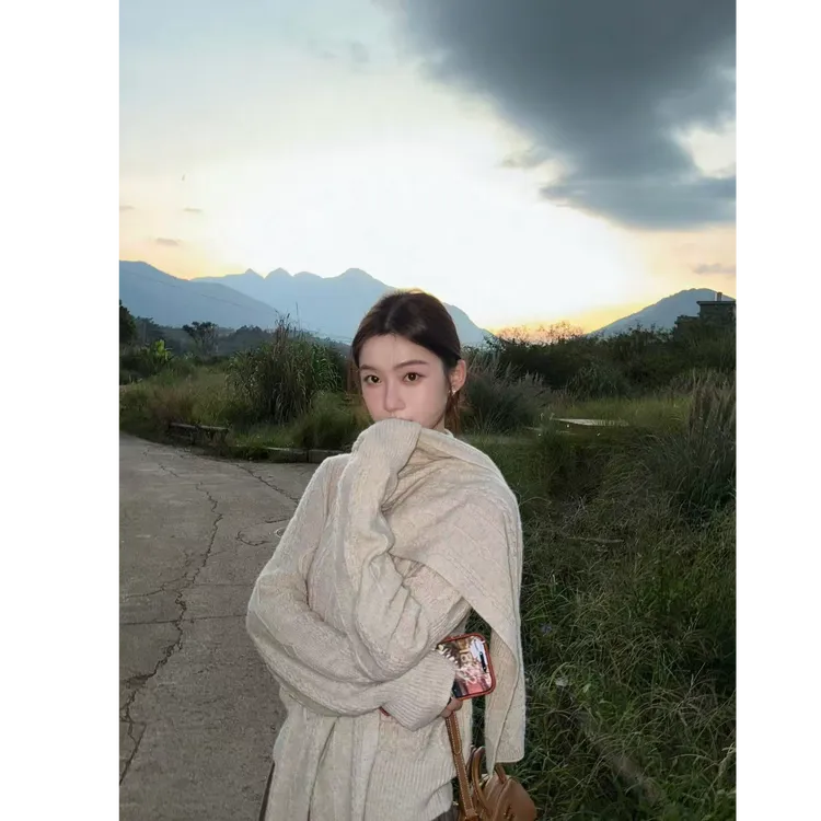 SMILEME【雾散之时】秋冬款羊毛混纺针织套头花纹上衣MK07025410