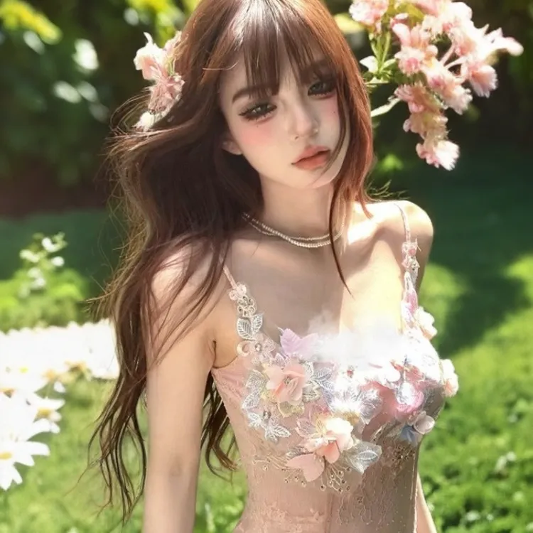 法式蕾丝碎花吊带连衣裙女2025年夏季新款独特收腰显瘦包臀裙长裙