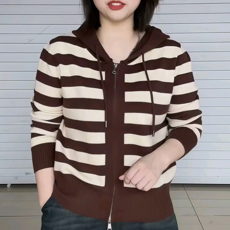 春秋款针织衫百搭减龄中老年妈妈装2025新款女装条纹拼色长袖外套