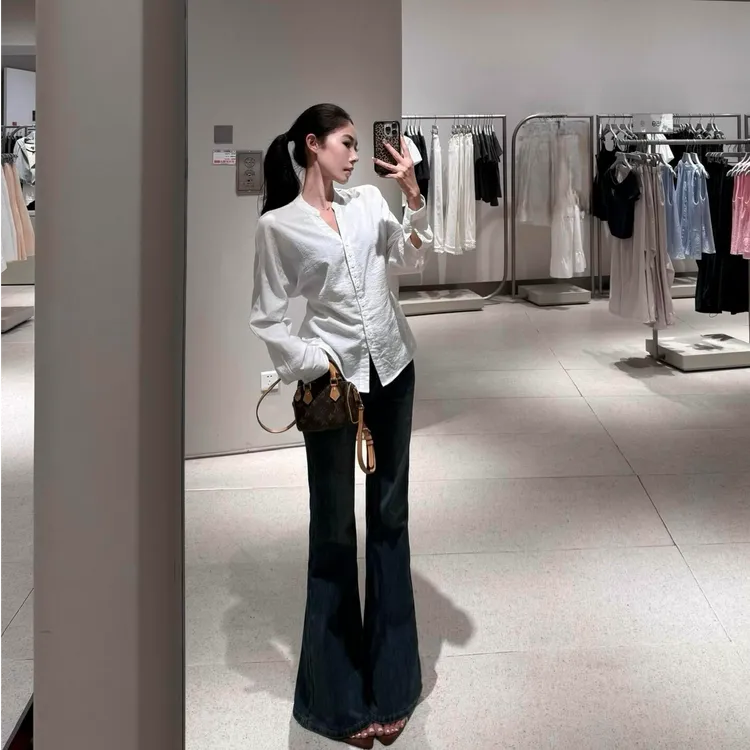 韩系气质V领白色长袖衬衫女早秋新款高级感时尚简约通勤百搭上衣