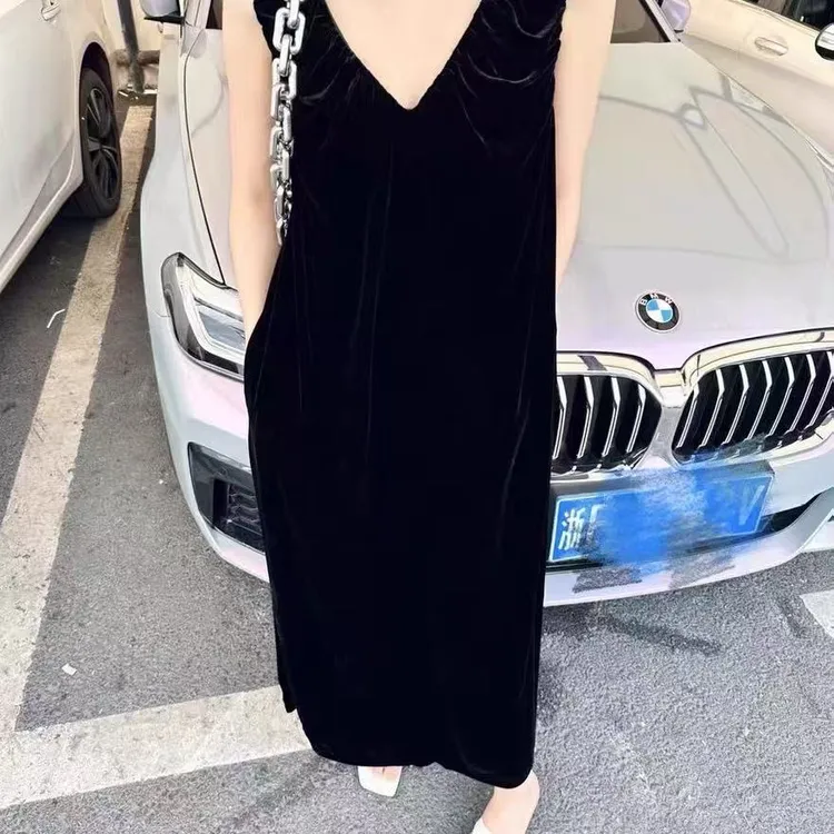 南油2025新款深圳高端货大V领褶皱背心真丝丝绒桑蚕丝连衣裙