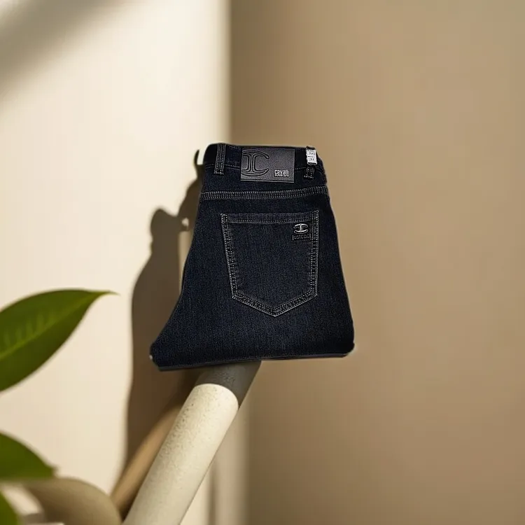 直筒裤冬季秋冬牛仔裤水洗黑色百搭修身裤子弹力