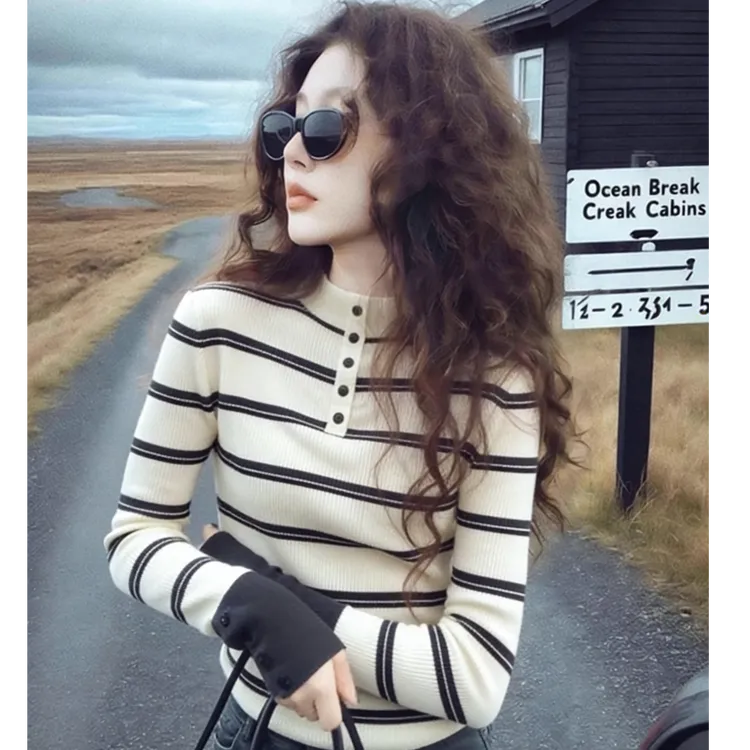 法式复古条纹半高领针织打底衫女秋冬修身显瘦内搭小众不撞款上衣