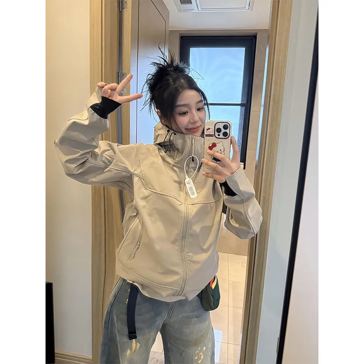 户外机能硬壳冲锋衣夹克男女款秋季多巴胺徒步登山服防风连帽外套