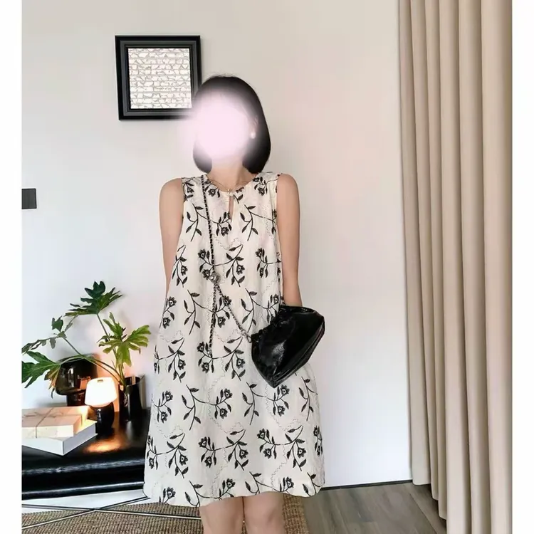 孕妇装连衣裙夏季2025时尚款刺绣花朵水滴圆领宽松夏天气质外穿