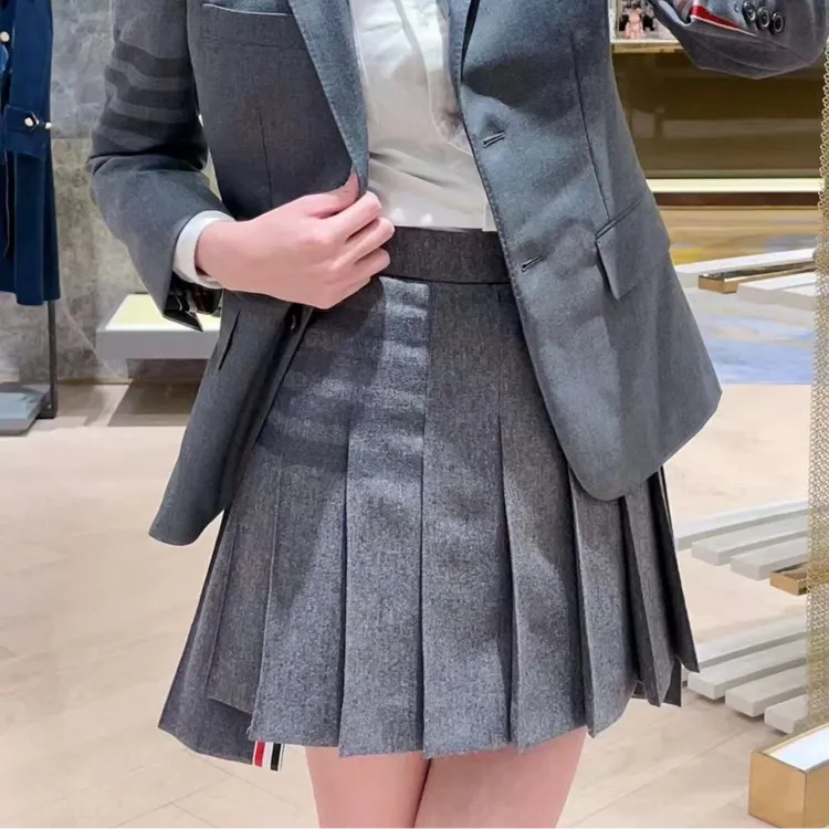 【小鱼】女款-羊毛开叉百褶短裙毛呢款-经典简约时尚百搭显瘦显高