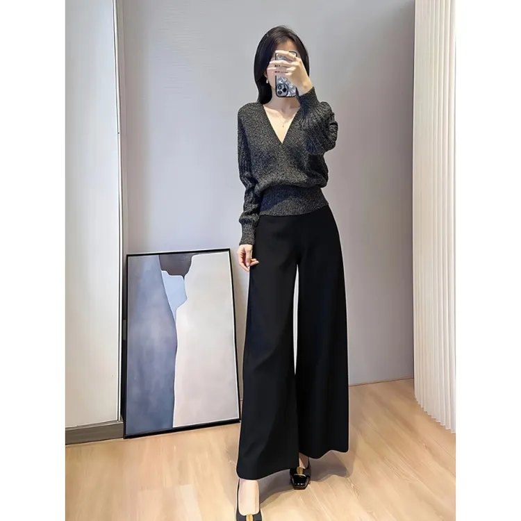灰色V领针织衫女2025新款早秋慵懒高级感巨好看时髦洋气收腰上衣