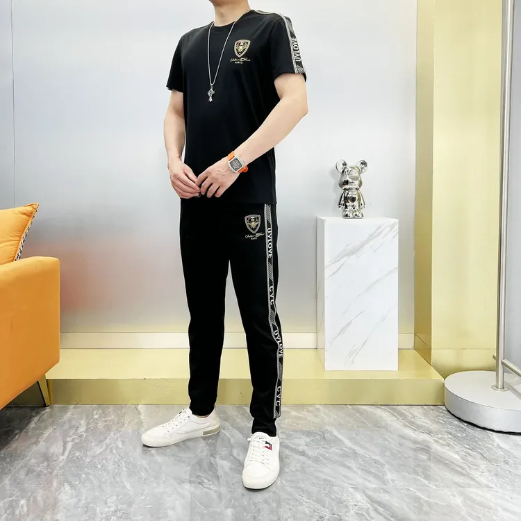 夏季潮流时尚男士轻奢修身薄款帅气休闲圆领冰丝运动短袖长裤套装