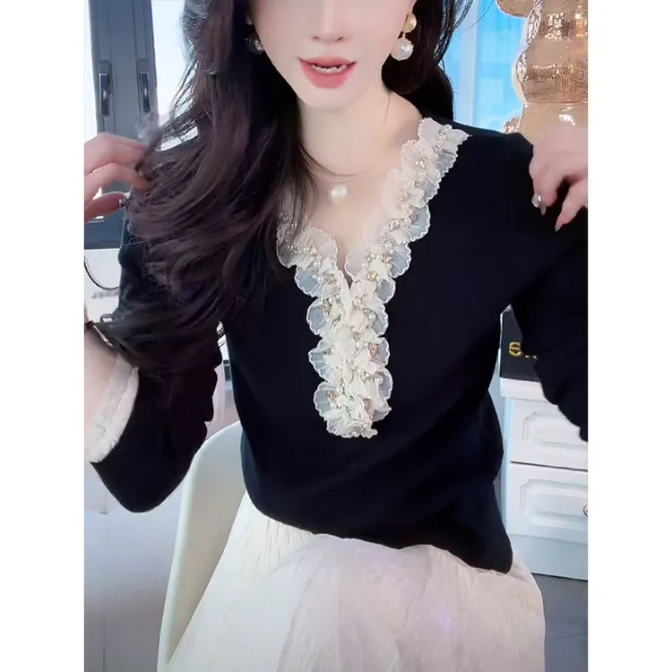 高级感重工镶钻v领针织衫2025秋新款时尚蕾丝拼接气质打底上衣女