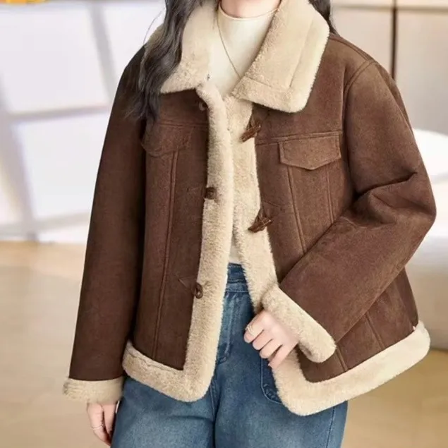 2025秋冬新款男女通用保暖落肩袖外套秋冬加绒百搭休闲牛角扣气质