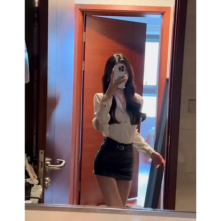 法式复古上衣女通勤职业装长袖V领白色衬衫辣妹美式皮裙裤套装