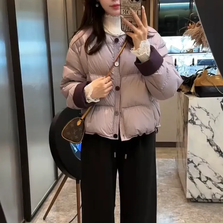 2025冬季新款宽松圆领彩扣女韩系小个子保暖通勤白鸭绒羽绒服外套