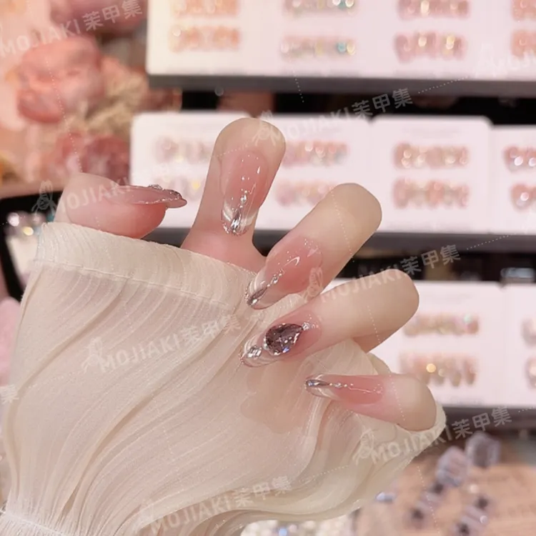 【绝绝紫】立体镶钻轻奢穿戴甲指尖微笑猫眼显白百搭美甲