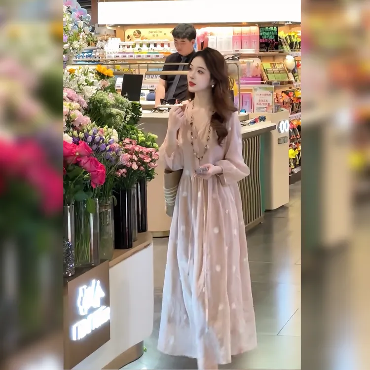 Linda姐高端线【欧若风】时尚轻奢气质刺绣法式连衣裙AA5LYH2068