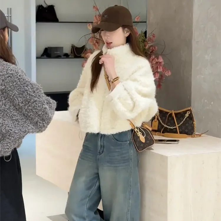 巨好看仿羊羔毛短款外套女2025冬季新款韩系立领保暖皮毛一体上衣