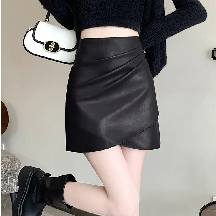 秋冬新款PU皮短裙女韩版时尚显瘦高腰百搭不规则褶皱设计感A字裙