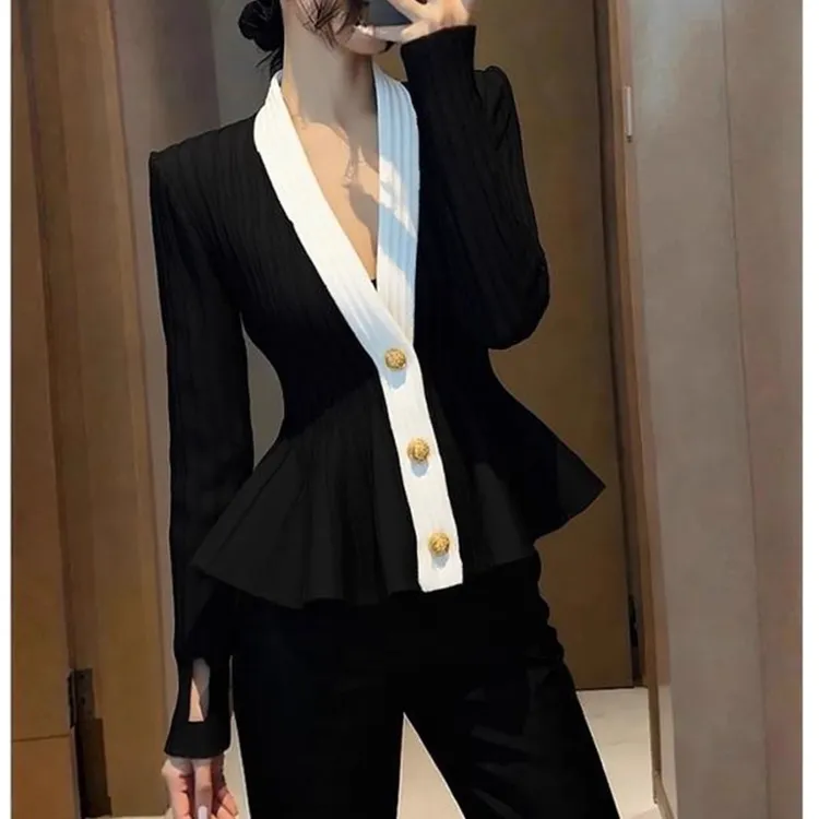 秋冬韩系chic氛围感上衣穿搭轻熟气质温柔慵懒松弛感黑色针织开衫