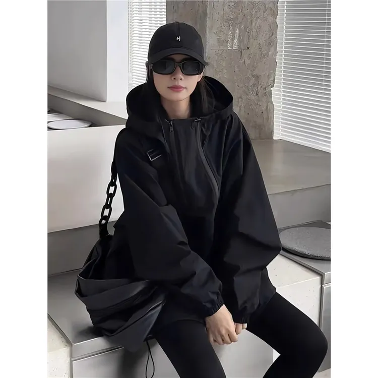 欧货时尚高级感黑色冲锋衣外套女春秋款新款爆宽松休闲防风衣