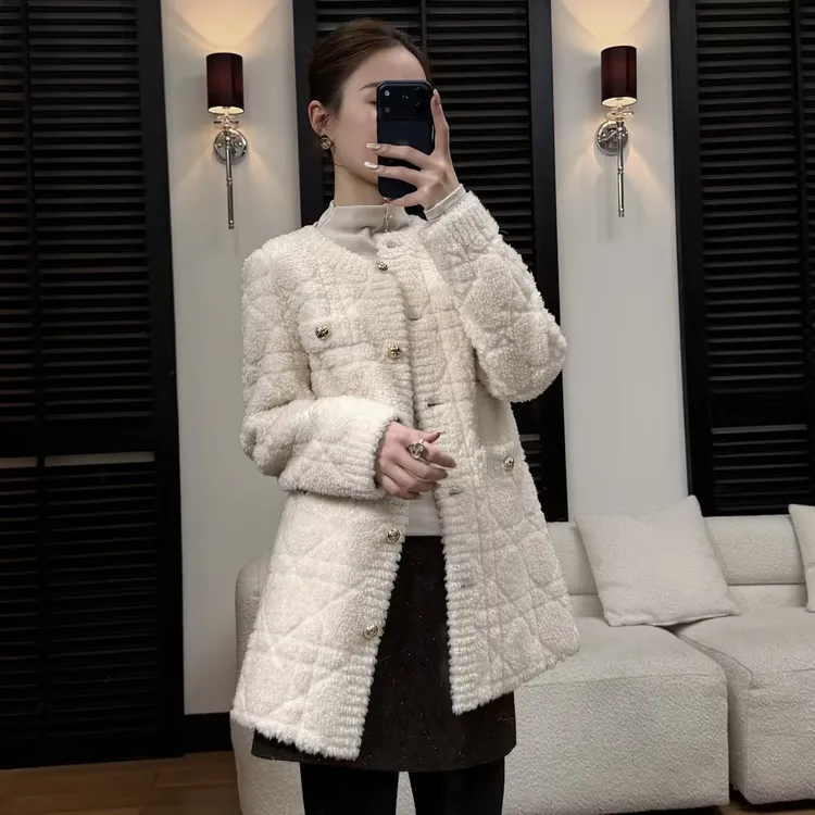 HELA AOMI “菱格小香”绵羊毛100%软糯圆领直筒版皮草CY5DM29510