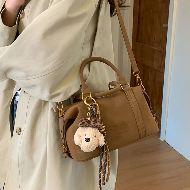 高级感手提波士顿包包女2025新款秋冬麂皮小众斜挎包休闲保龄球包