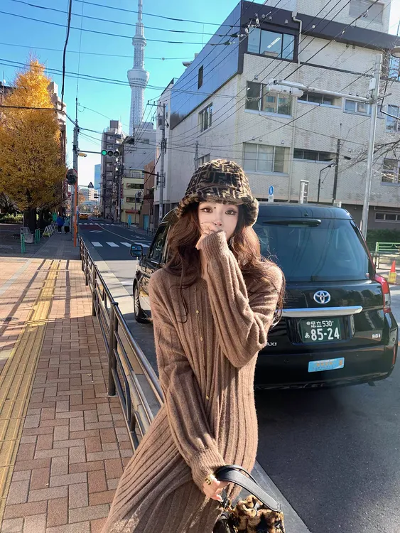 复古中长款毛衣裙女2025秋冬新款圆领气质裙软糯糯慵懒显瘦连衣裙