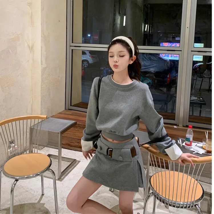 韩系复古灰色圆领显瘦简约长袖上衣女装秋季独特设计高腰半身裙子