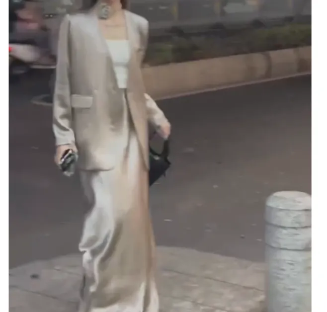 2025春季新款时尚女装爆款轻熟搭配网红洋气西装两件套MXII