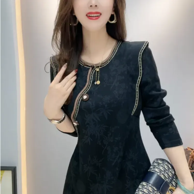 时尚洋气收腰显瘦国风盘扣圆领印花连衣裙2026春季减龄气质中长裙