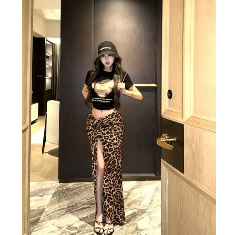 美式辣妹风印花圆领短袖正肩T恤女夏季高腰豹纹开叉半身裙两件套