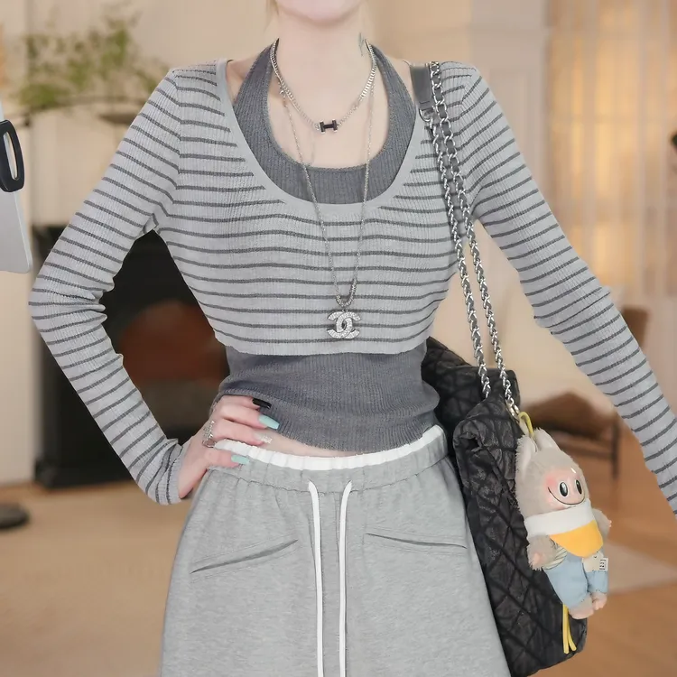 初秋新款两件套针织衫罩衫加背心显瘦修身上衣女LK2505573