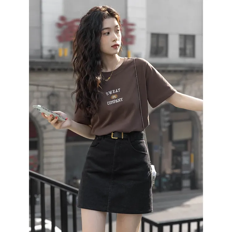 2025夏季新款韩系穿搭一整套慵懒风印花T恤上衣搭配牛仔短裙女潮