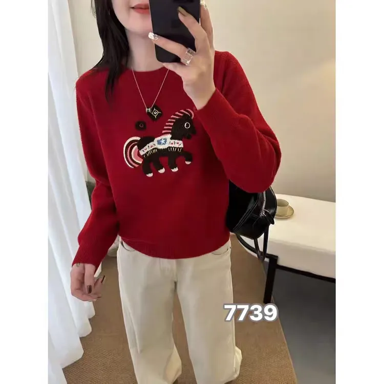 马上发财 新年红色圆领打底毛衣女2026新款卡通刺绣针织衫