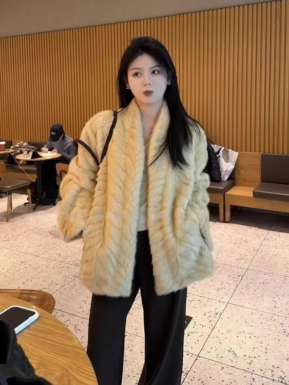 韩系高级感金叶貂环保仿皮草外套女25冬季新款皮毛一体保暖上衣