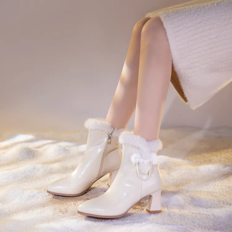 舞绣缘静蔓棉新品上新中式风套筒甜美冬季尖头压花短靴棉靴靴子