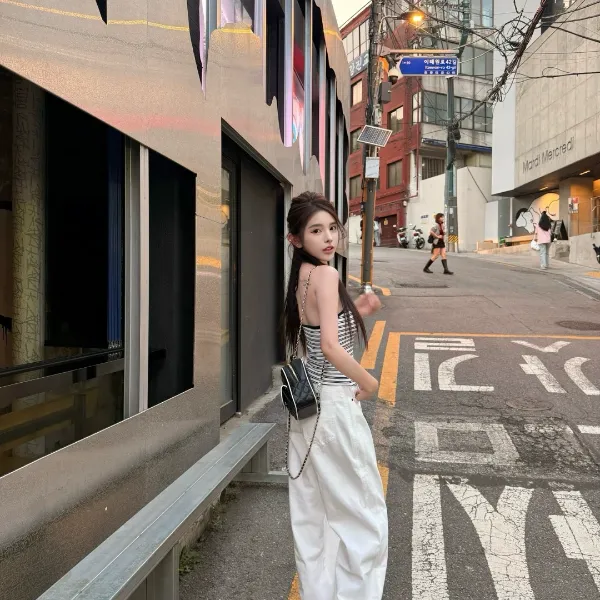 【美式女孩】黑白条纹挂脖背心女设计感修身显瘦休闲上衣休闲裤套装