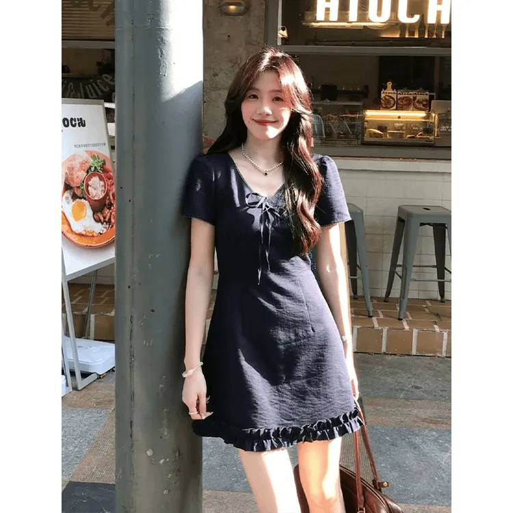 2025夏季新款法式气质系带花边短袖V领连衣裙女收腰显瘦百搭裙子