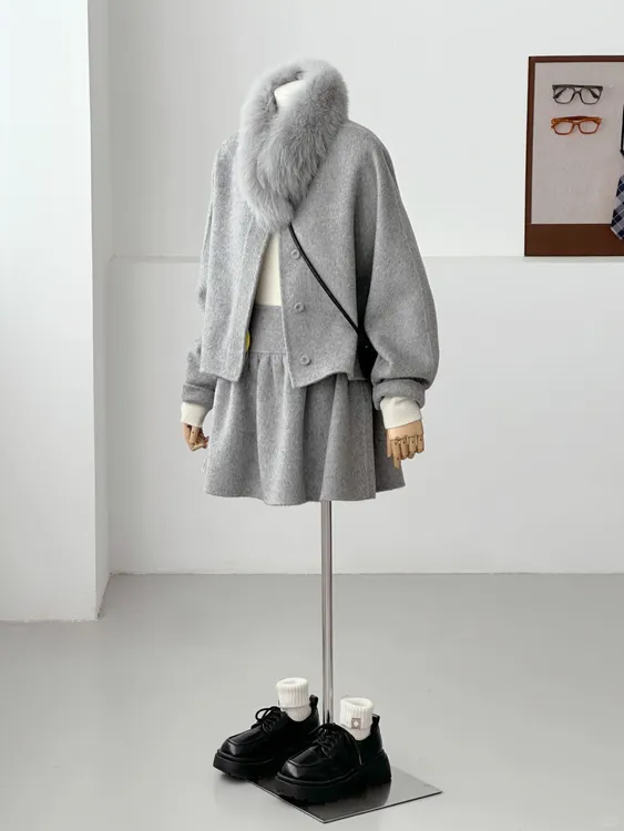 2025秋冬新款小香风显瘦灰色毛呢外套搭配半身裙高级感两件套女潮