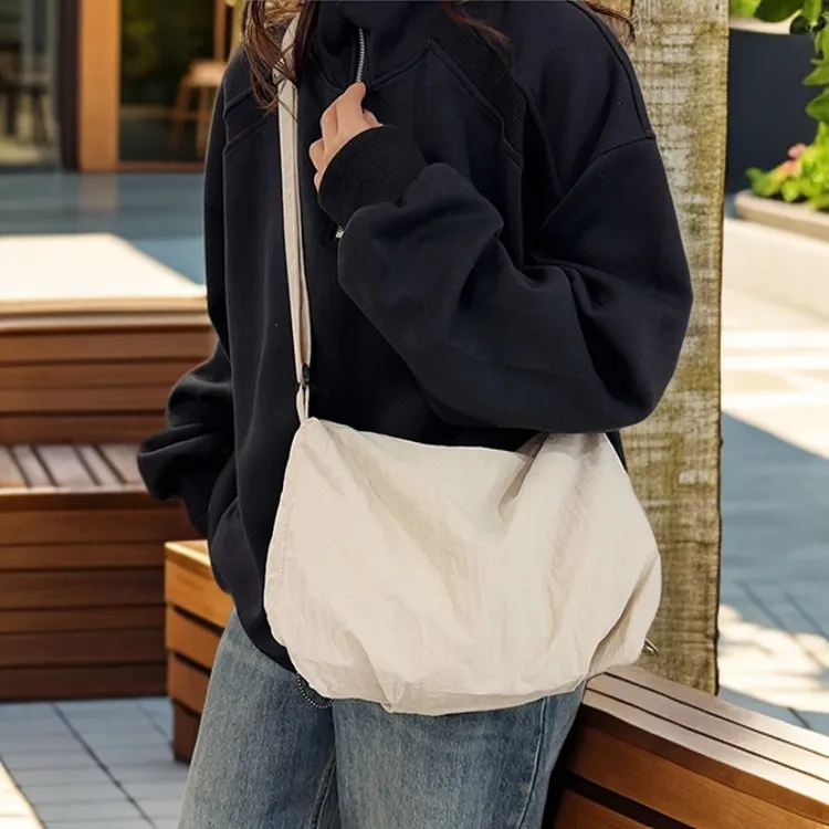 百搭通勤单肩包大容量尼龙托特包包女2026新款潮大学生上课斜挎包