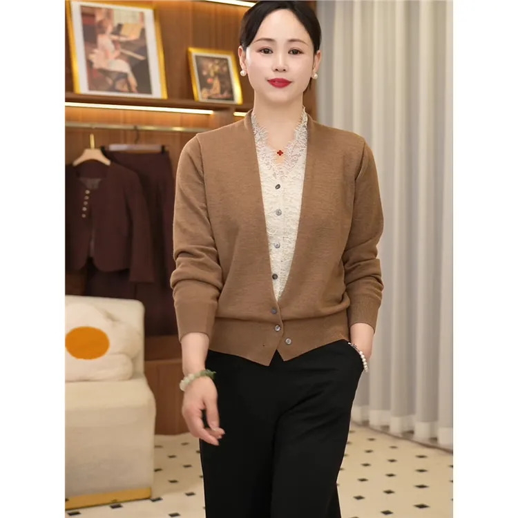 妈妈装春装V领蕾丝镂空钩花假两件开衫中老女时尚大码洋气质上衣