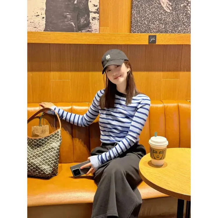 春季新款韩系撞色蓝色条纹针织上衣女百搭直筒显瘦半身裙套装春游