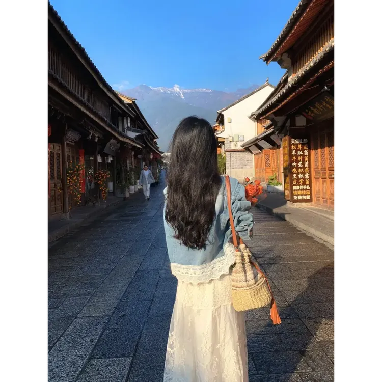 2025春季搭配一整套女韩系穿搭牛仔拼接外套蕾丝半身裙气质两件套